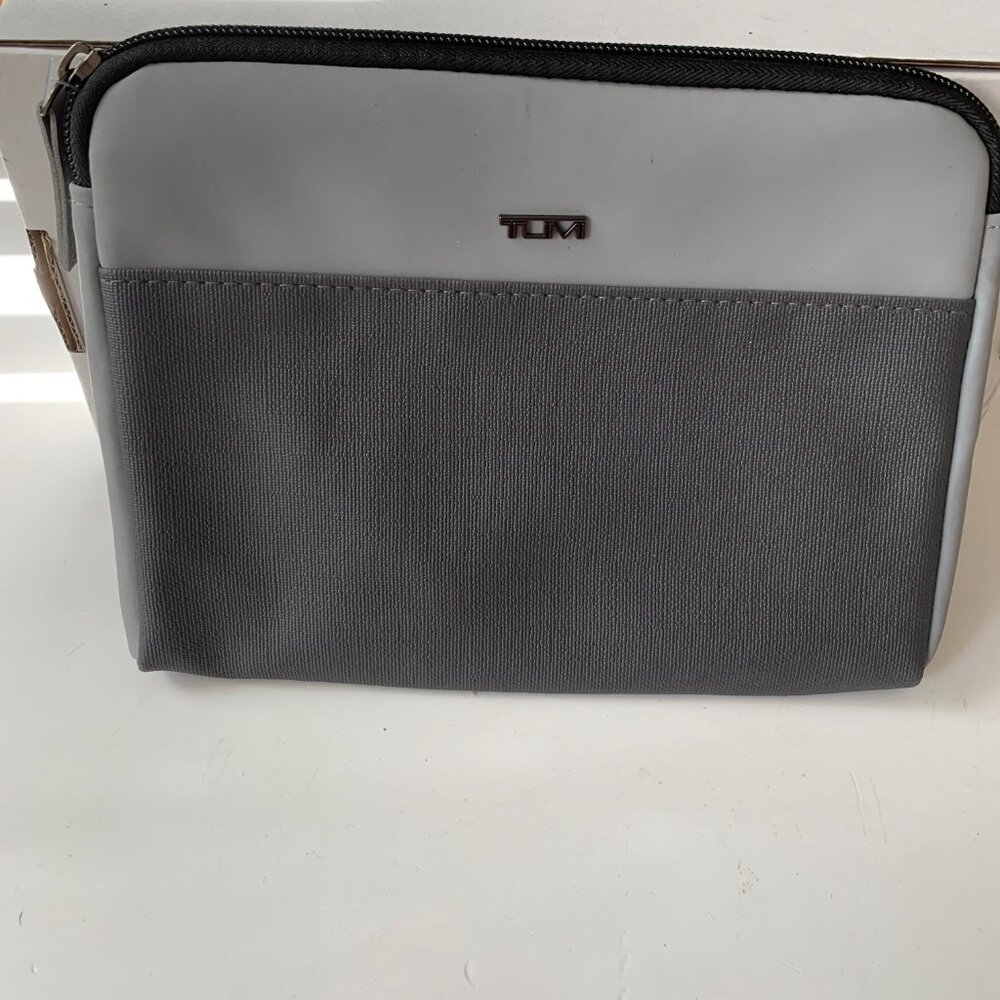 TUMI  FOR DELTAGREY TRAVEL SQUARE ZIPPER POUCH COSMETICS TOILETRY BAG CASE SMALL
